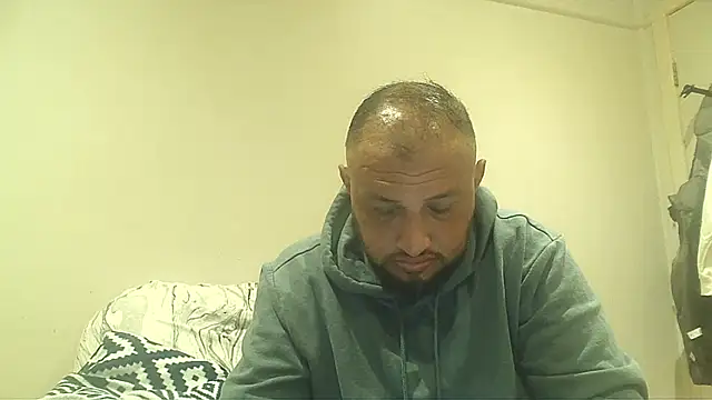 Snapshot of Und3rcntrol chatting on 03-27-26, 04:07 Und3rcntrol online show from 03-27-26, 04:07