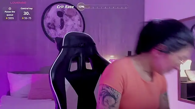 Snapshot of charlottee27_ chatting on 06-13-26, 01:58 charlottee27 online show from 06-13-26, 01:58