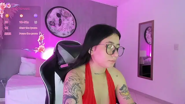 Snapshot of charlottee27_ chatting on 06-26-26, 01:54 charlottee27 online show from 06-26-26, 01:54