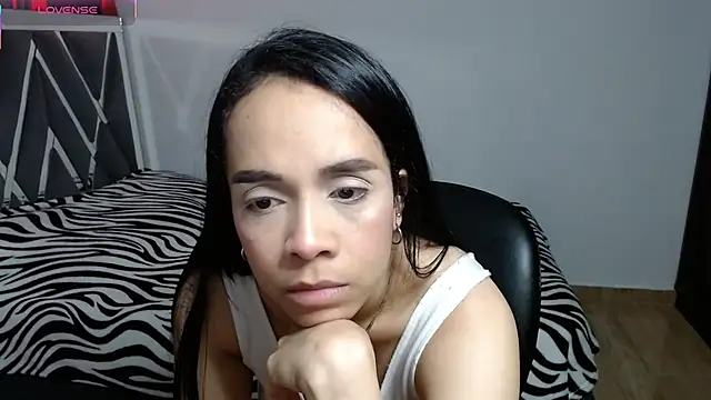 Snapshot of paula_lopez__ chatting on 04-03-26, 10:08 paula lopez online show from 04-03-26, 10:08