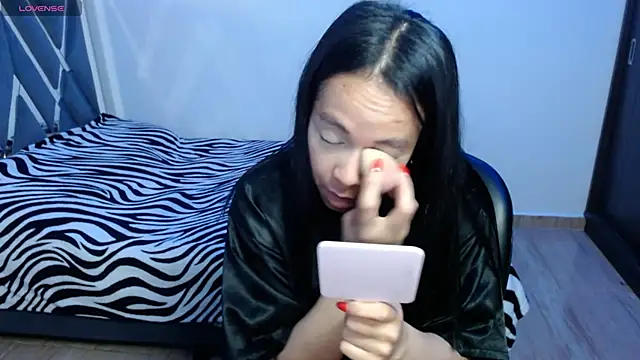 Snapshot of paula_lopez__ chatting on 04-14-26, 10:27 paula lopez online show from 04-14-26, 10:27