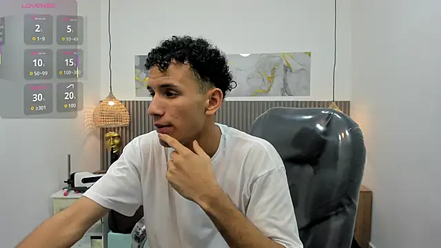 JDWhite18 online show from 05-14-26, 04:08