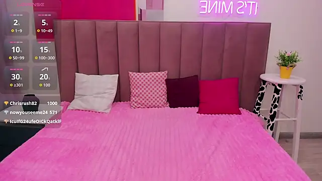 MIla Stunning online show from 05-18-26, 04:40