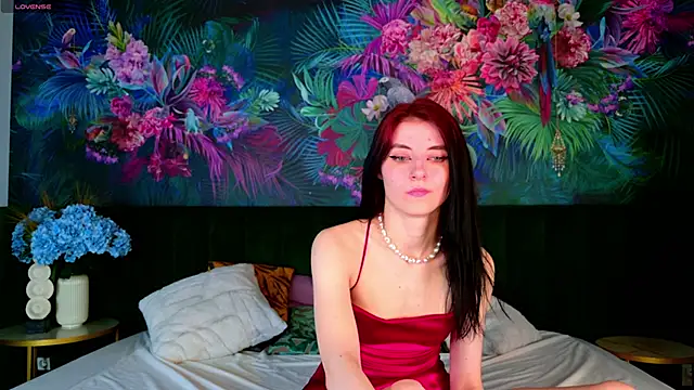 NicoleLuxe online show from 05-27-26, 01:57