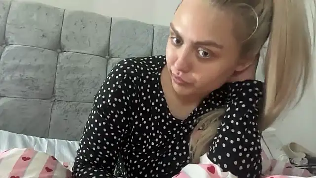 kirstiex online show from 02-03-26, 02:53