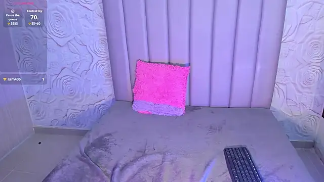 Lya dubois  online show from 04-13-26, 09:09