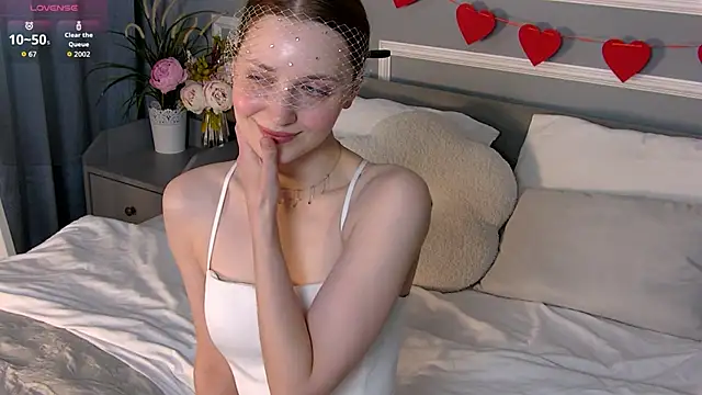 Snapshot of EmmaSagge chatting on 06-19-26, 06:51 EmmaSagge online show from 06-19-26, 06:51