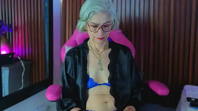 Snapshot of miss_monserrate01 chatting on 04-25-26, 01:41 miss monserrate01 online show from 04-25-26, 01:41