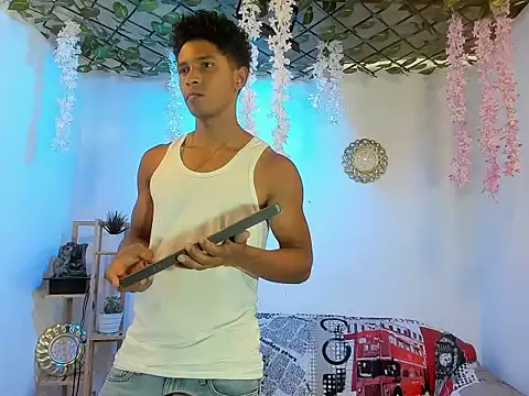 Yoel hot2004 online show from 02-10-26, 07:40