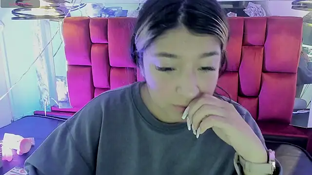 Dahiana Dmour  online show from 05-19-26, 12:11