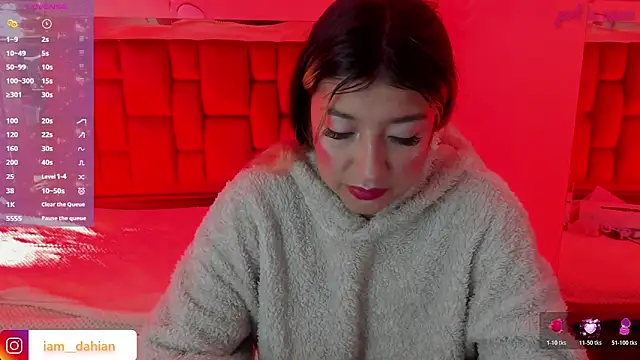 Dahiana Dmour  online show from 06-22-26, 12:35