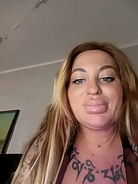 MiaMooly online show from 04-11-26, 06:23