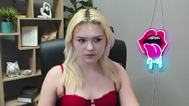 SweetLilyxo online show from 03-04-26, 07:25