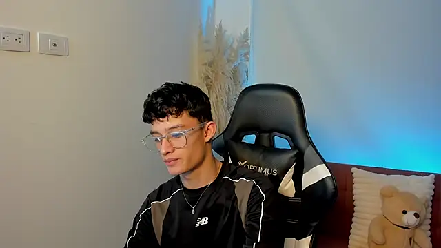 Patrick Howland  online show from 03-05-26, 03:35