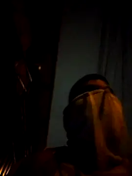 Snapshot of thom_1 chatting on 06-19-26, 10:41 thom 1 online show from 06-19-26, 10:41