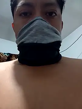 Snapshot of Alansmenxxx chatting on 04-05-26, 10:56 Alansmenxxx online show from 04-05-26, 10:56