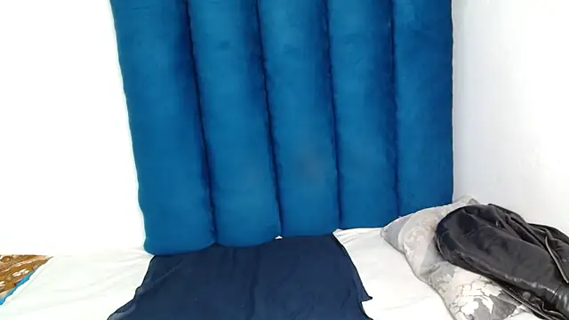 Snapshot of ForeverSexy_ chatting on 03-18-26, 10:29 ForeverSexy online show from 03-18-26, 10:29