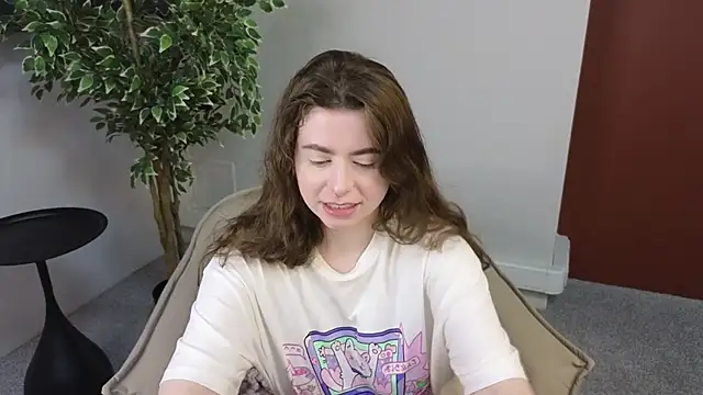 Snapshot of LovingWhisperr chatting on 03-22-26, 01:20 LovingWhisperr online show from 03-22-26, 01:20