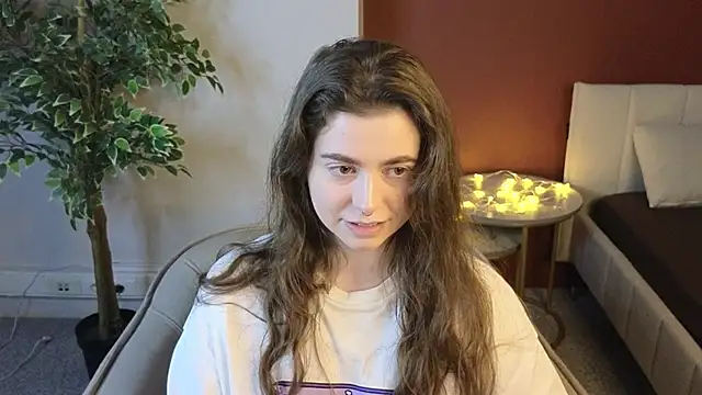 Snapshot of LovingWhisperr chatting on 04-01-26, 01:06 LovingWhisperr online show from 04-01-26, 01:06