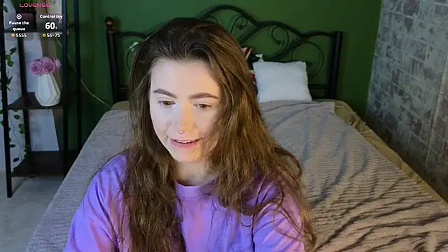 Snapshot of LovingWhisperr chatting on 04-16-26, 06:36 LovingWhisperr online show from 04-16-26, 06:36