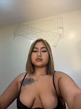 Snapshot of vien_pussy69 chatting on 06-27-26, 02:34 vien pussy69 online show from 06-27-26, 02:34