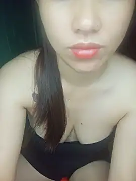 Snapshot of Yui-Ch1682 chatting on 06-14-26, 02:24 Yui-Ch1682 online show from 06-14-26, 02:24