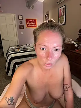 Snapshot of mooviebaby chatting on 07-14-26, 03:55 mooviebaby online show from 07-14-26, 03:55
