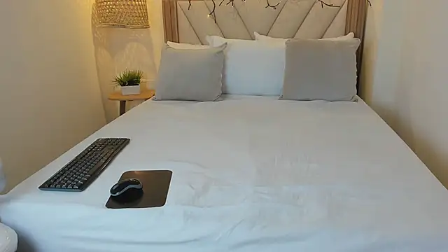 LisaLain online show from 03-11-26, 12:00