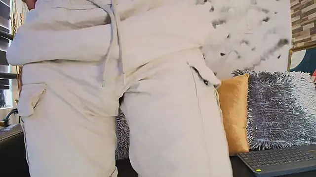 Max Hornye online show from 04-08-26, 03:56