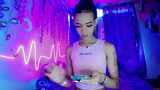 DahliaGill online show from 07-15-26, 04:12