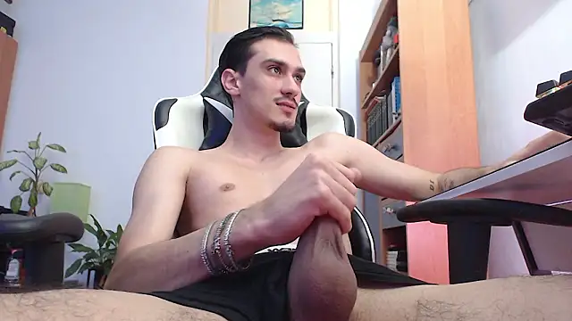 Snapshot of silasluxor chatting on 03-06-26, 09:06 silasluxor online show from 03-06-26, 09:06