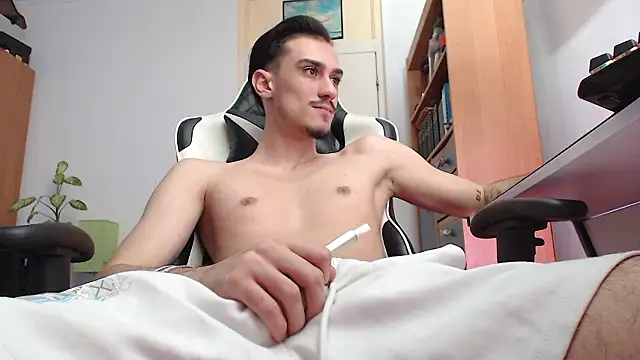 Snapshot of silasluxor chatting on 03-22-26, 10:40 silasluxor online show from 03-22-26, 10:40