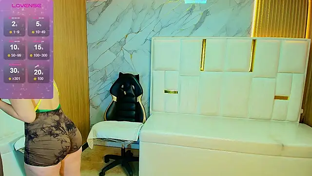 rox luxury tf online show from 05-15-26, 01:07