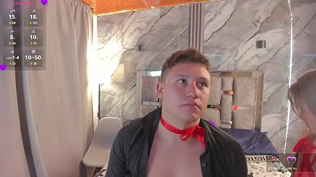 Snapshot of Manson_and_Zoe chatting on 04-06-26, 11:33 Manson and Zoe online show from 04-06-26, 11:33