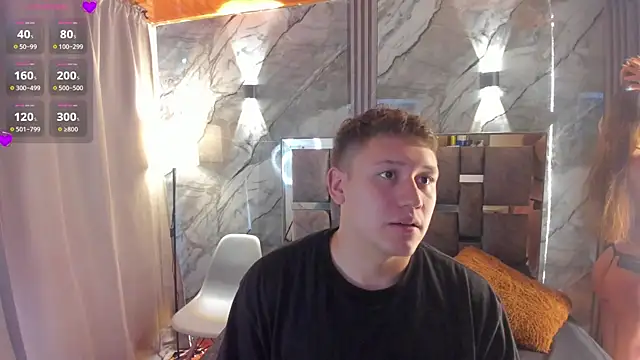 Snapshot of Manson_and_Zoe chatting on 04-09-26, 11:37 Manson and Zoe online show from 04-09-26, 11:37