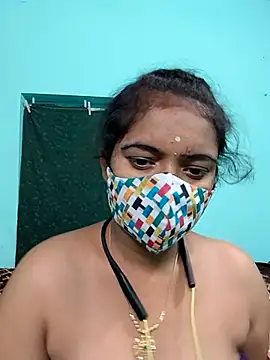 Snapshot of Tamilkannadacouple chatting on 03-17-26, 06:11 Tamilkannadacouple online show from 03-17-26, 06:11