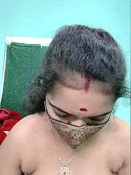 Snapshot of Tamilkannadacouple chatting on 04-15-26, 05:36 Tamilkannadacouple online show from 04-15-26, 05:36