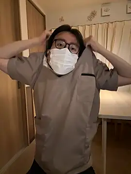 shizuku-kun211 online show from 06-01-26, 05:14