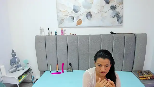 Giselle James online show from 03-21-26, 08:12