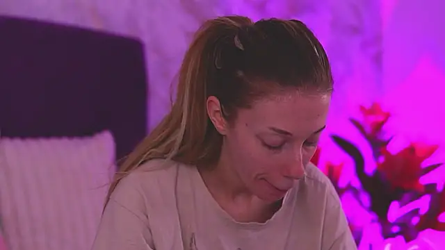 EllinaNuria online show from 03-19-26, 04:27