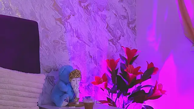 EllinaNuria online show from 04-30-26, 04:08