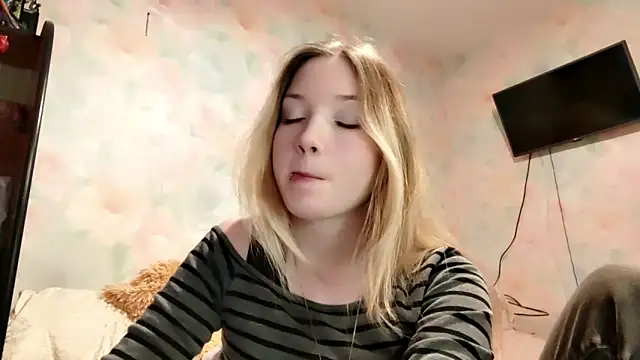 TiaBIanks online show from 04-17-26, 11:02