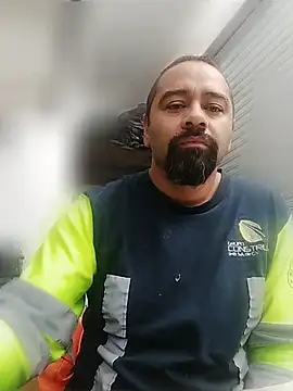 Snapshot of OMARMEX1 chatting on 04-07-26, 04:07 OMARMEX1 online show from 04-07-26, 04:07