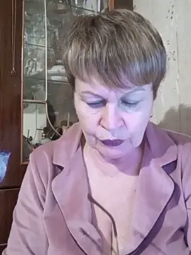 Snapshot of SophieBurns chatting on 05-18-26, 02:01 SophieBurns online show from 05-18-26, 02:01