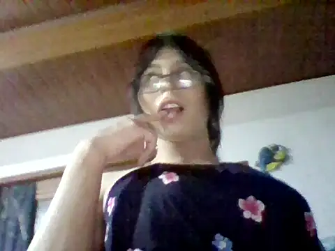 lucyscay  online show from 04-06-26, 03:15