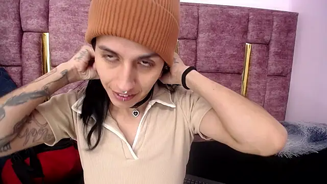 FRANCESCA LOVE  online show from 05-21-26, 04:19