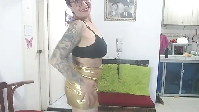 Charlotte gray  online show from 05-10-26, 01:44