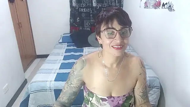 Charlotte gray  online show from 06-14-26, 02:46
