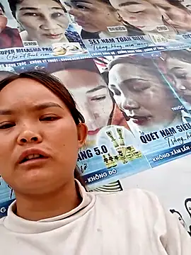 Luminana online show from 04-17-26, 02:03