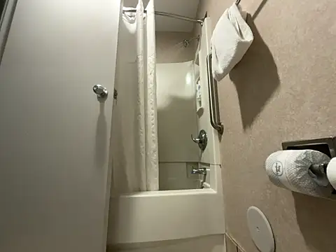 Goldie Glows63 online show from 04-01-26, 05:08